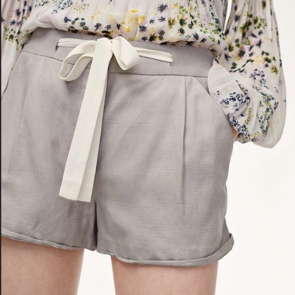 Aritzia Wilfred Allegra Linen Shorts 0 Light Grey